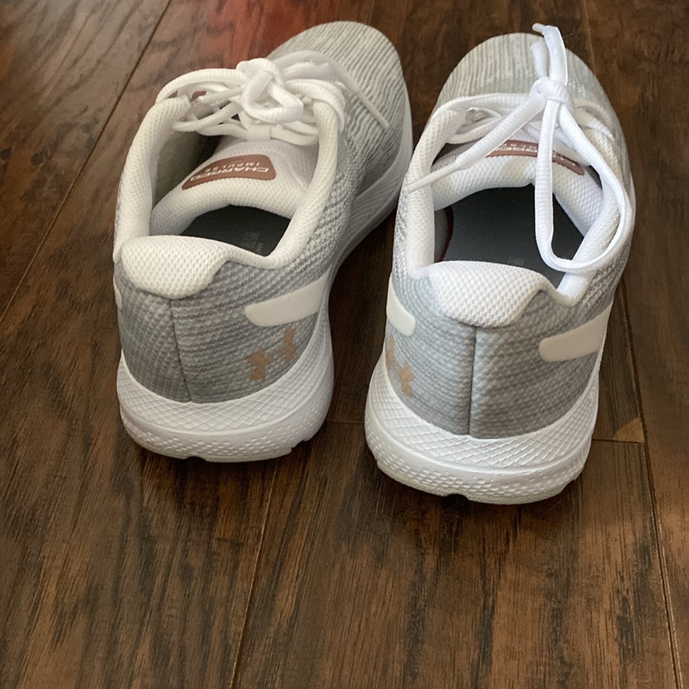 NWOT.  Under Armour Charged Impulse sneakers.  Size 8.5 - Picture 3 of 7